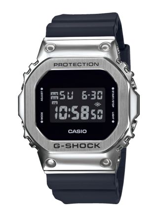 Casio G-SHOCK GM-5600U-1ER New Metal