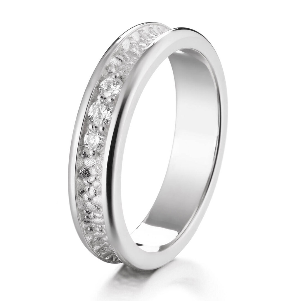 Lumoava Kätkö diamantring vitguld L82242390000