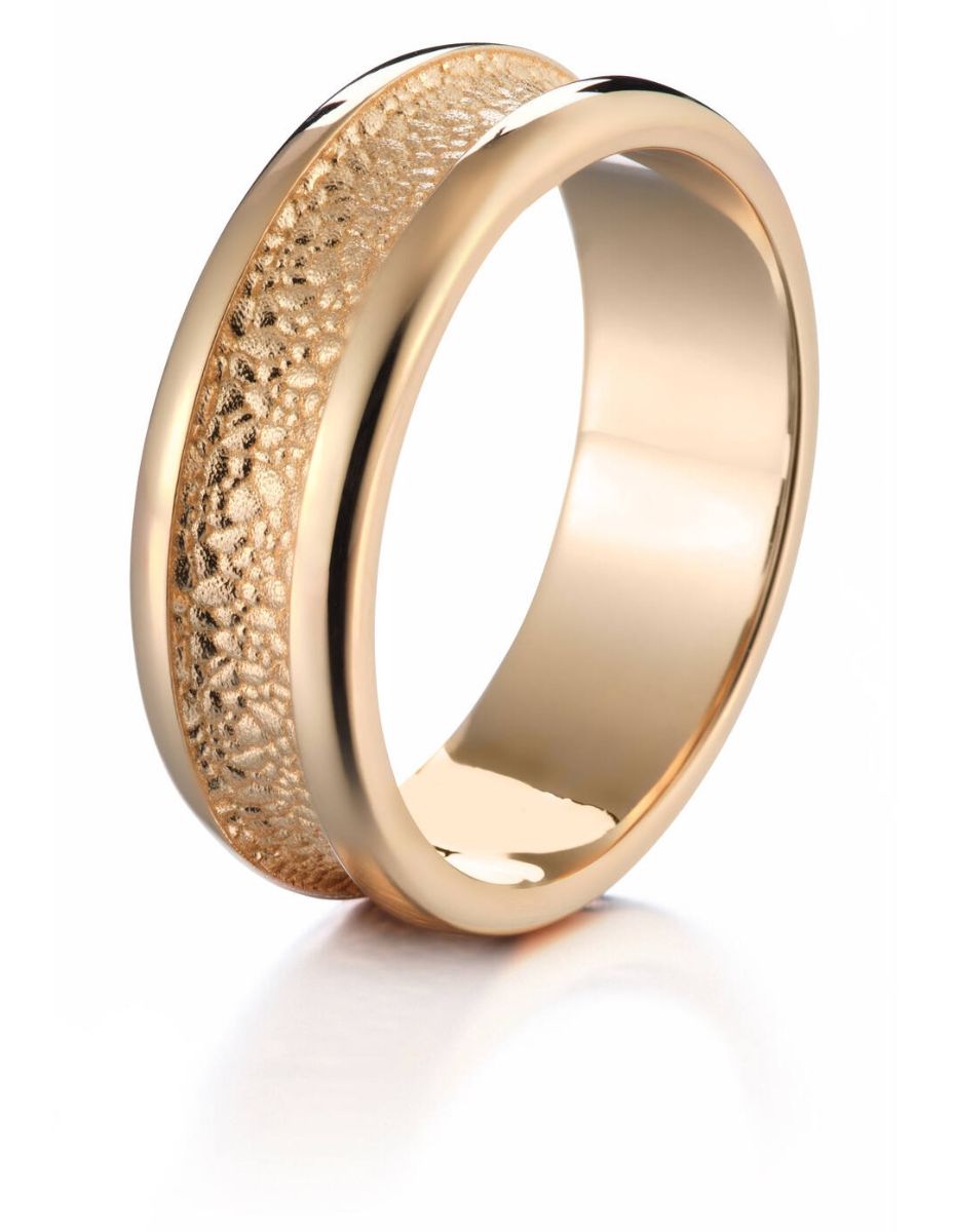 Lumoava Kätkö bred guldring L72242310000