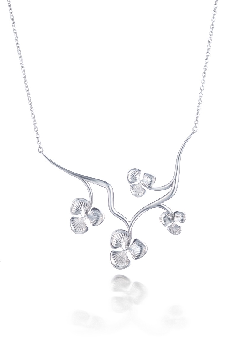 Lumoava blossom halsband L57234300000