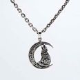 Northern Viking Jewelry Moon Wolf hänge NVJ-H-RS051