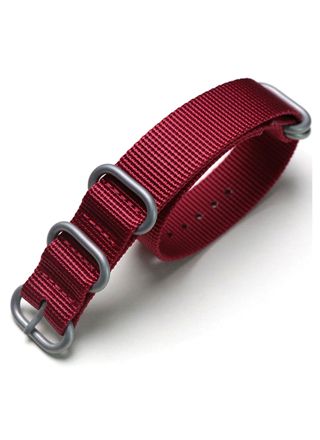 Tiera rött ZULU-armband - borstat silver spänne och ringar