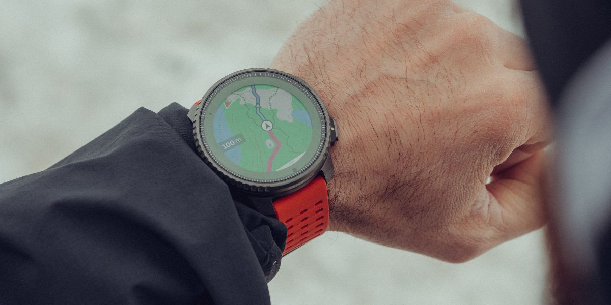 Suunto Vertical GPS-klocka med stor skärm och upp till 500 timmars